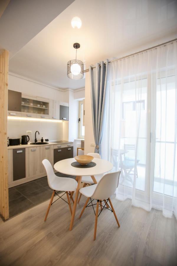 Premium Studios Mamaia Nord - Marea La 50M Нэводари Экстерьер фото